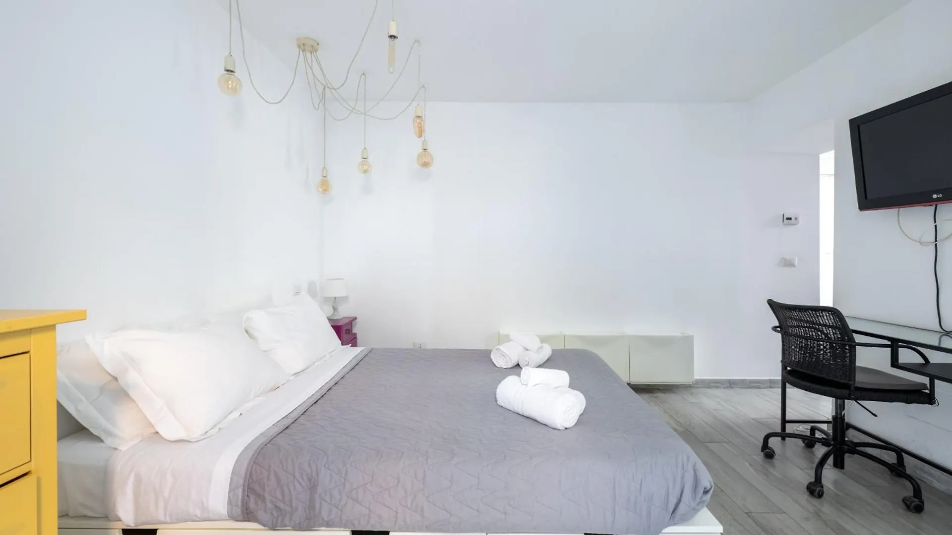 شقة Lovely Home In Monteverde - With Private Garden روما إيطاليا